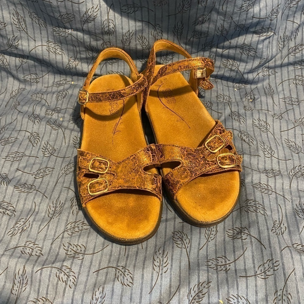 SAS duo quarter strap metallic finish sandals 7.5